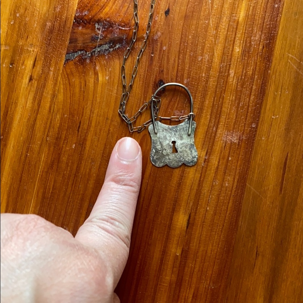 Rustic finished silver necklace - Picture 3 of 4